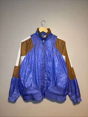 Vintage Nike International Windbreaker / 1990s / Medium